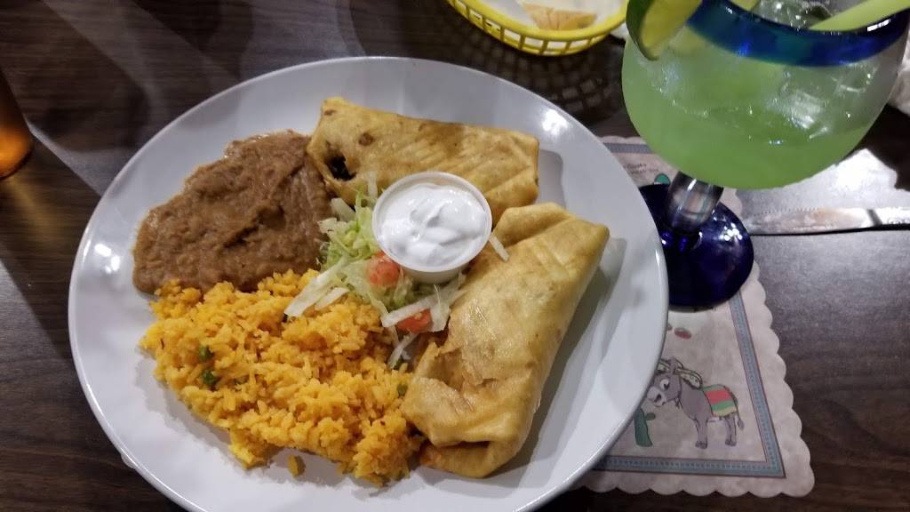 Mexican Village | restaurant | 3161 S 92nd St, Milwaukee, WI 53227, USA | 4148978008 OR +1 414-897-8008