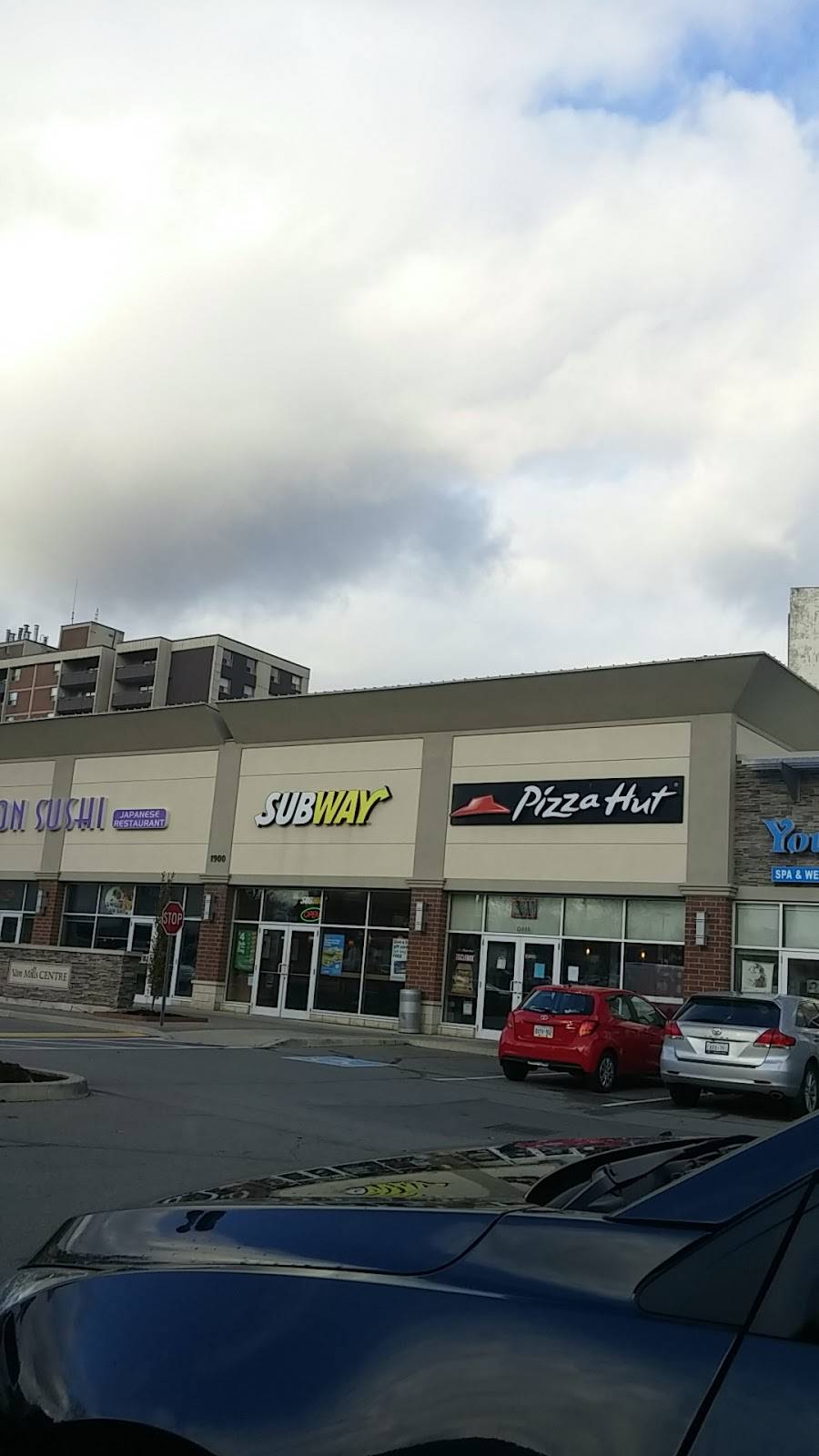 Subway | restaurant | Van Mills Centre, 1900 Fowler Dr Unit D-110, Mississauga, ON L5K 0A1, Canada | 9058557723 OR +1 905-855-7723