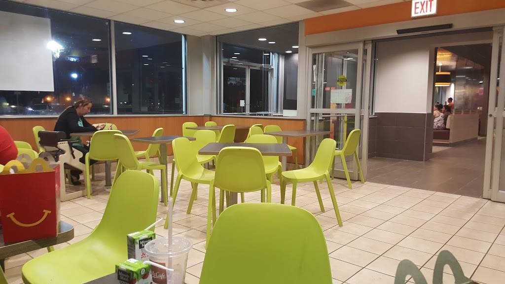 McDonalds | cafe | 1912 E Higgins Rd, Elk Grove Village, IL 60007, USA | 8474377949 OR +1 847-437-7949