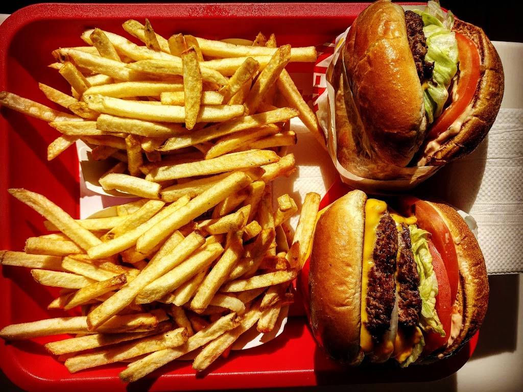 In-N-Out Burger | restaurant | 6015 Johnson Dr, Pleasanton, CA 94588, USA | 8007861000 OR +1 800-786-1000