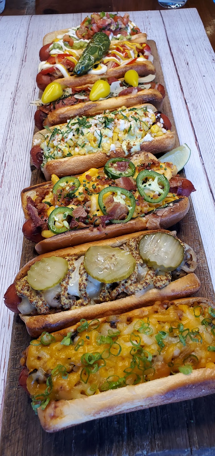 Woofers Hot Dogs | restaurant | 271 E Orange Grove Ave, Burbank, CA 91502, USA | 8188616797 OR +1 818-861-6797