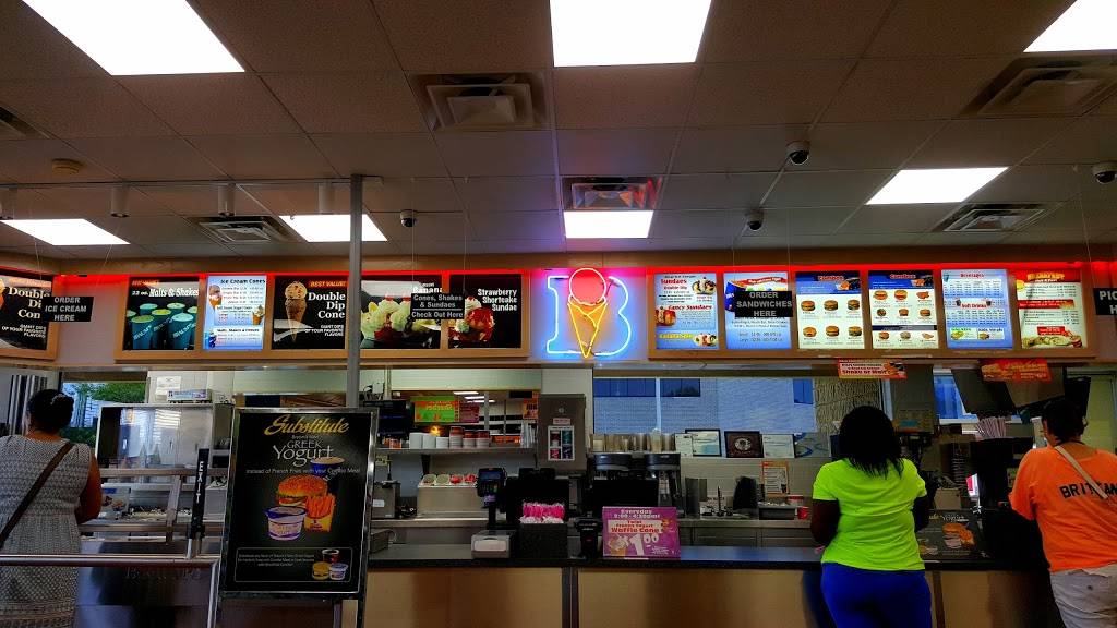 Braums Ice Cream & Burger Restaurant | restaurant | 6108 McCart Ave, Fort Worth, TX 76133, USA | 8172925183 OR +1 817-292-5183