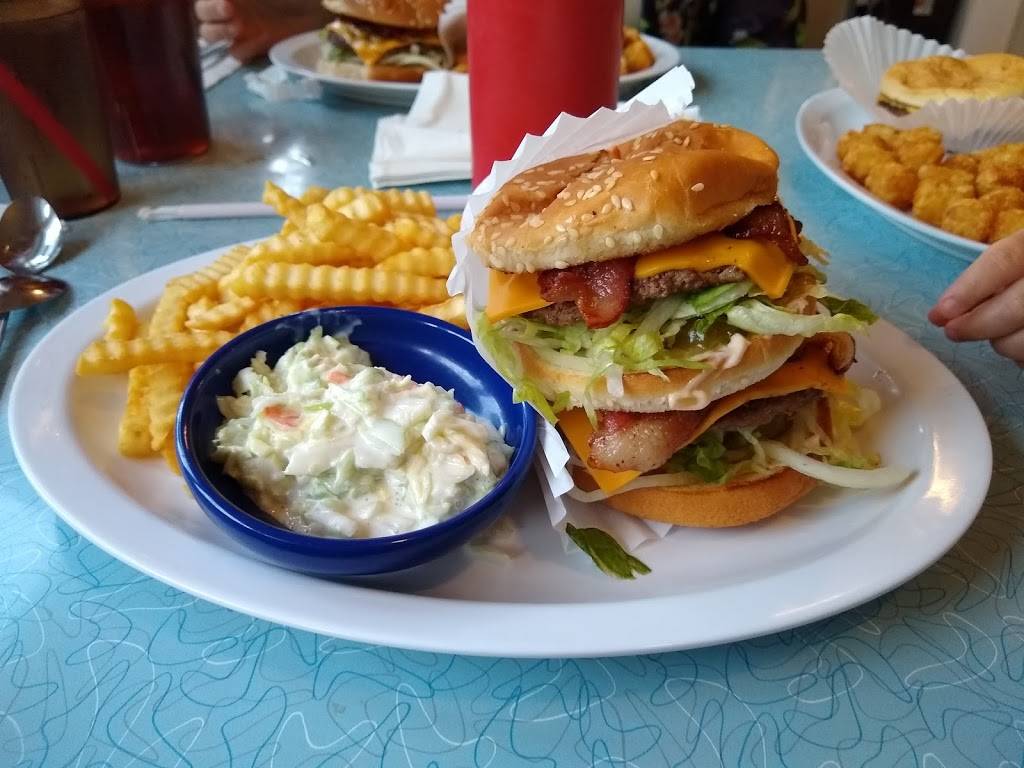 Burger Hut | cafe | 3345 Pacific Hwy, Hubbard, OR 97032, USA | 5039829268 OR +1 503-982-9268