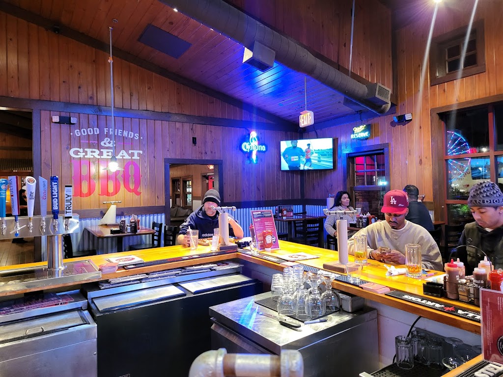 Famous Daves Bar-B-Que | restaurant | 300 S Pine Ave, Long Beach, CA 90802, USA | 5625806060 OR +1 562-580-6060