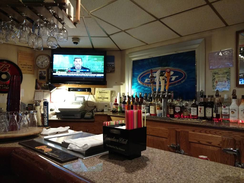 Center Stage | restaurant | 1785 W State Rd, Lansing, MI 48906, USA | 5174822280 OR +1 517-482-2280