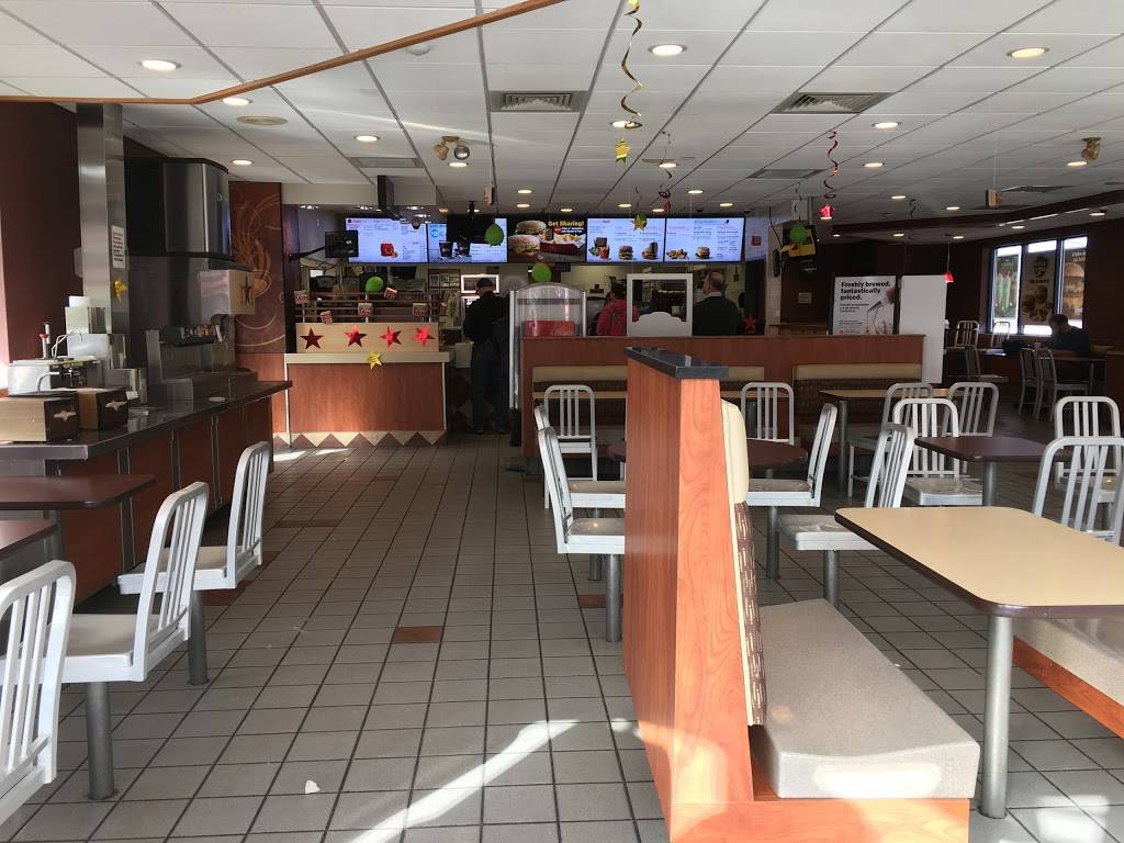 McDonalds | cafe | 14 Kingston Road, Wyoming, RI 02898, USA | 4015391115 OR +1 401-539-1115