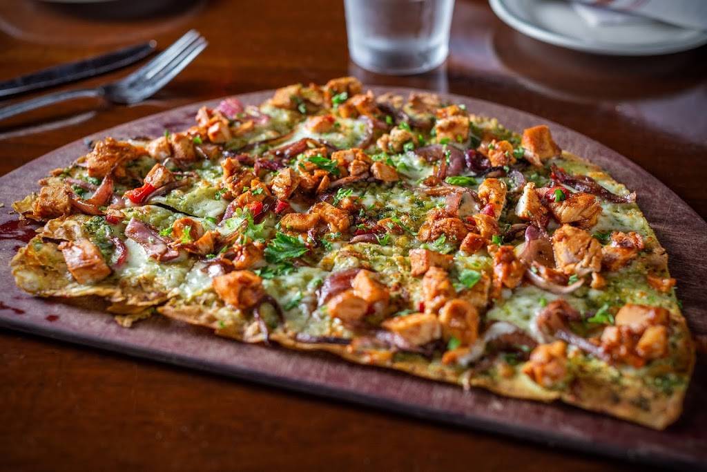 L. Woods Tap & Pine Lodge | restaurant | 7110 Lincoln Ave, Lincolnwood, IL 60712, USA | 8476773350 OR +1 847-677-3350