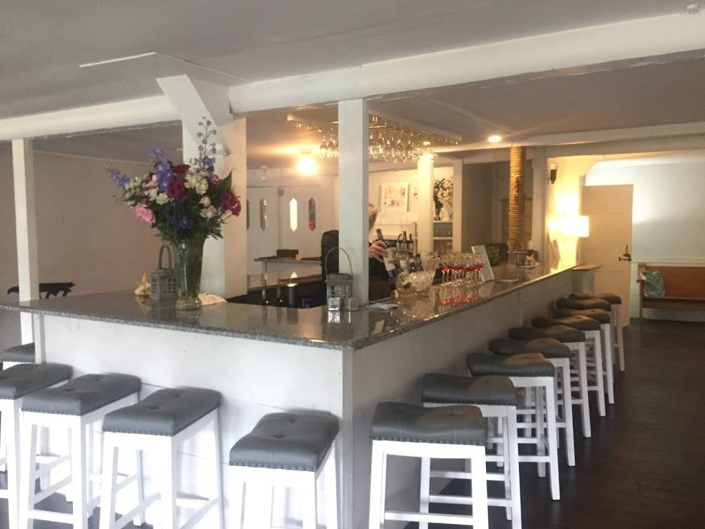 The Well Tavern + Kitchen | restaurant | 70 Main St, Wellfleet, MA 02667, USA | 5082140038 OR +1 508-214-0038