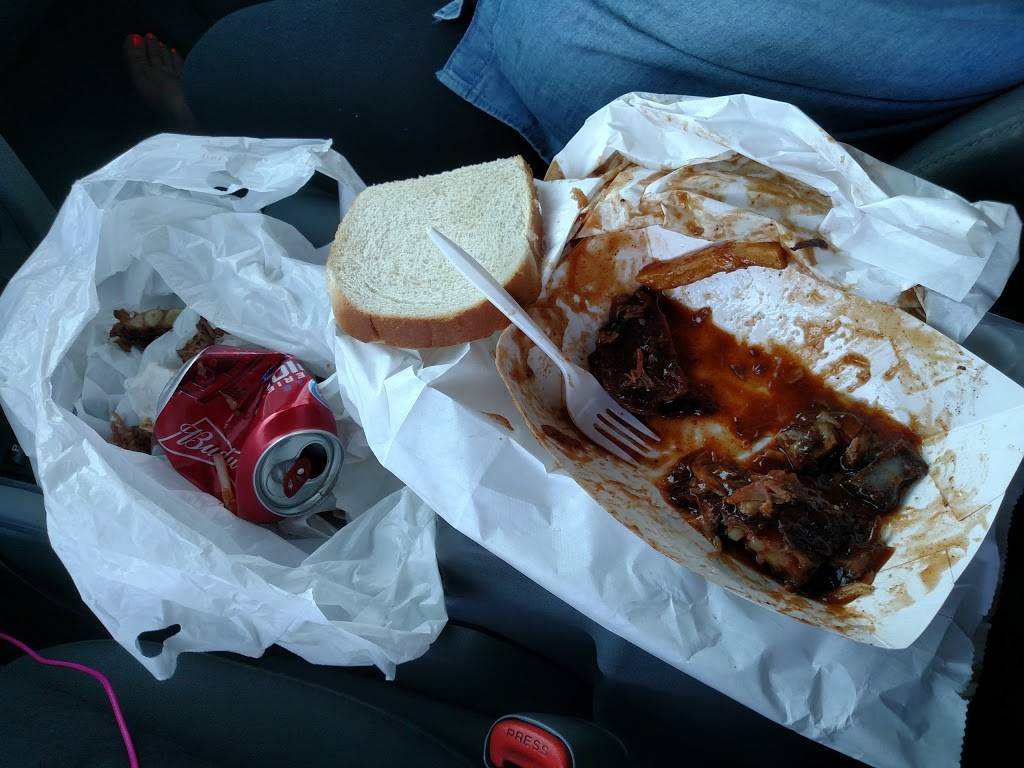 Leons Barbecue | restaurant | 4550 S Archer Ave, Chicago, IL 60632, USA | 7732474171 OR +1 773-247-4171