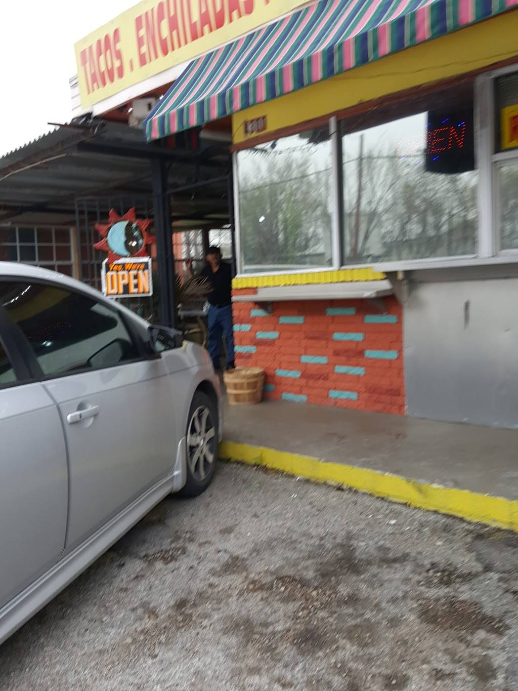 Lunas Cocina | restaurant | 4300 Parry Ave, Dallas, TX 75223, USA | 2143703156 OR +1 214-370-3156