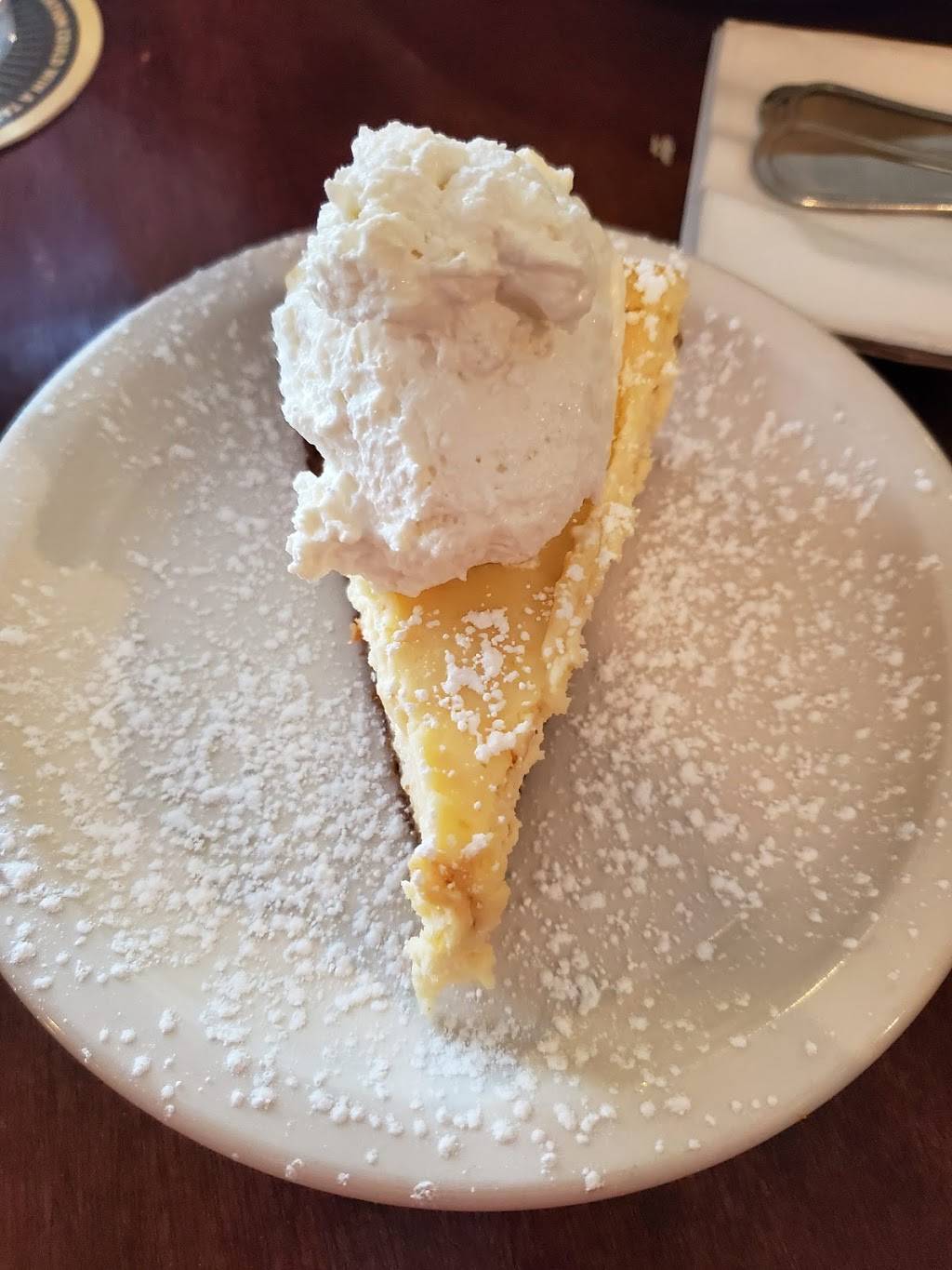 Finleys Pub | restaurant | 2019, 375 S Pearl St, Denver, CO 80209, USA | 3032824790 OR +1 303-282-4790