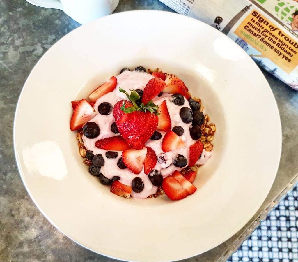 The Savoy Brasserie | restaurant | 334 Richmond Rd, Ottawa, ON K1Z 5C7, Canada | 6136861903 OR +1 613-686-1903