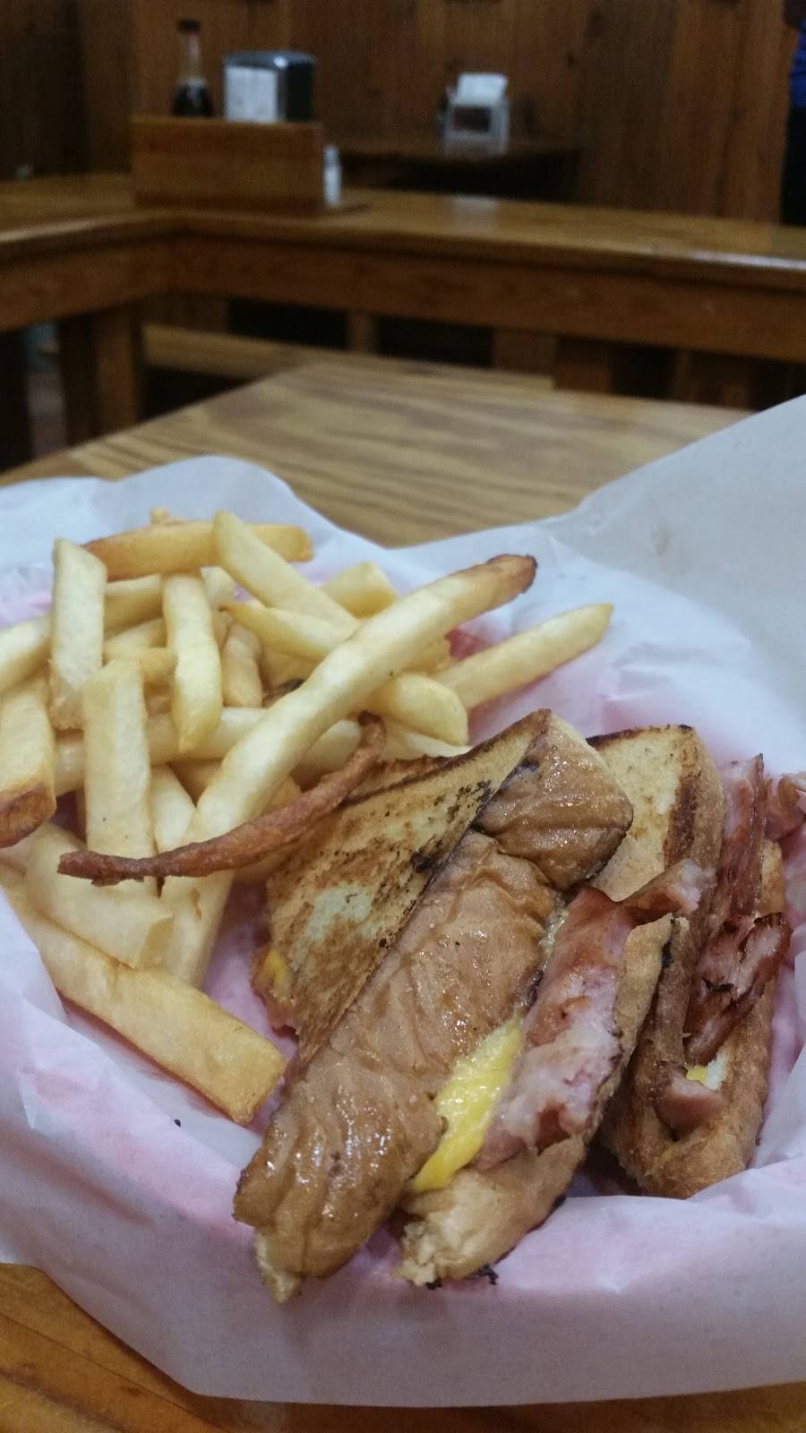 Pittsburg Hot Links | restaurant | 1310, 136 W Marshall St, Pittsburg, TX 75686, USA | 9038565765 OR +1 903-856-5765