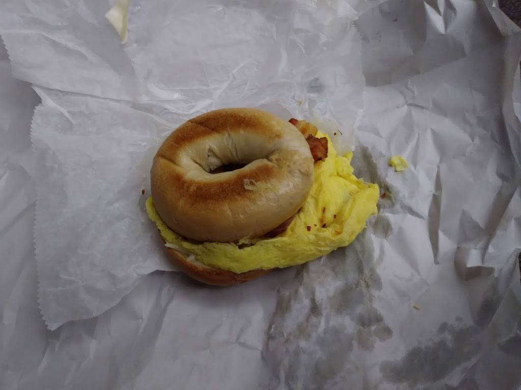 DiNics Pork & Beef | restaurant | 1511 Kitty Hawk Ave, Philadelphia, PA 19112, USA | 2154677675 OR +1 215-467-7675