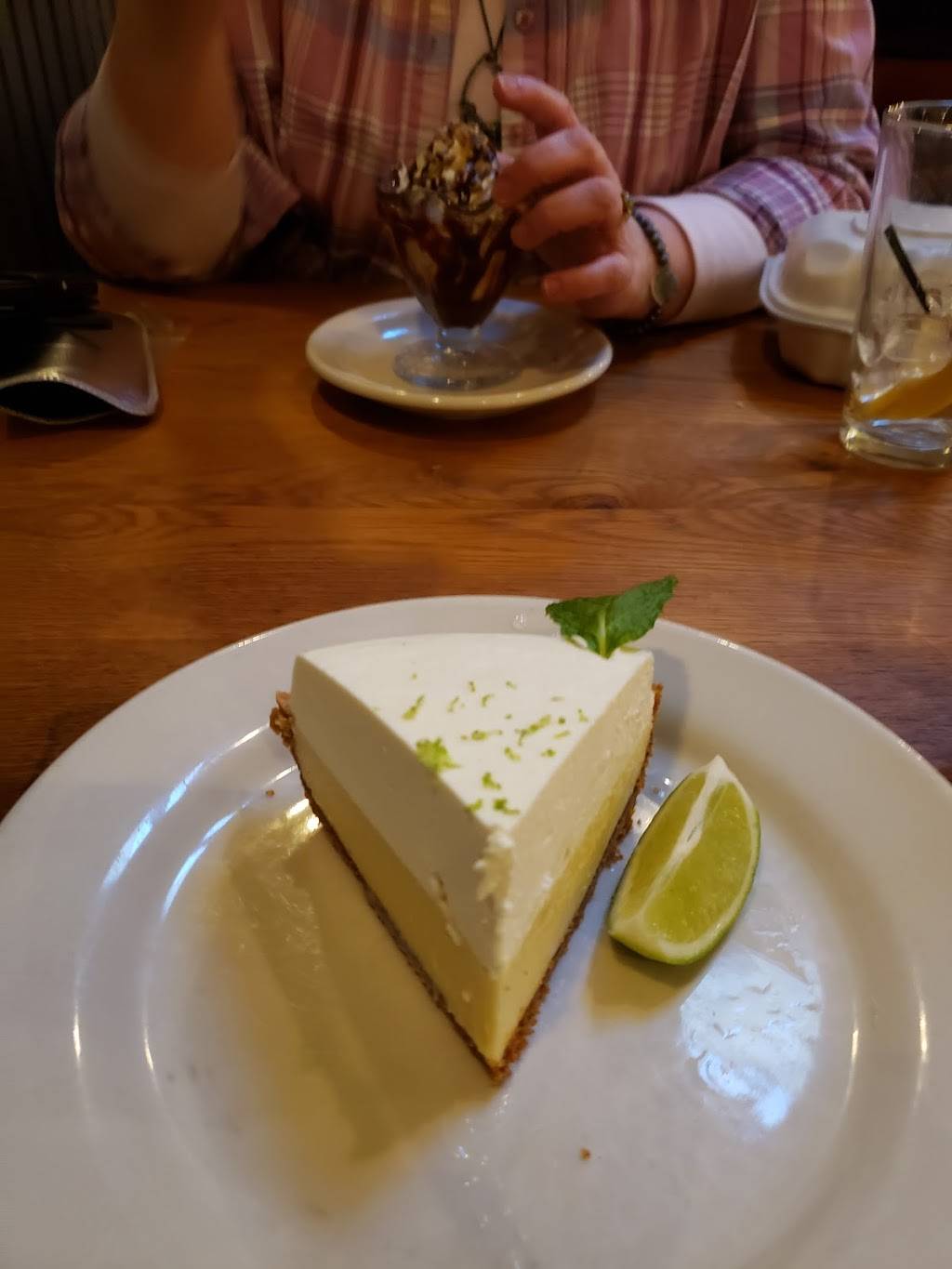 Scotts Bar & Grill | restaurant | 8115 Lake Ballinger Way, Edmonds, WA 98026, USA | 4257752561 OR +1 425-775-2561