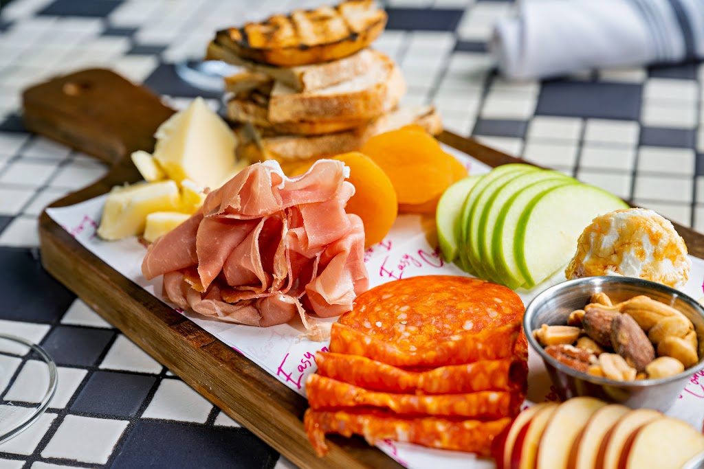 Easy Company | restaurant | 98 Blair Alley SW, Washington, DC 20024, USA | 2024788446 OR +1 202-478-8446