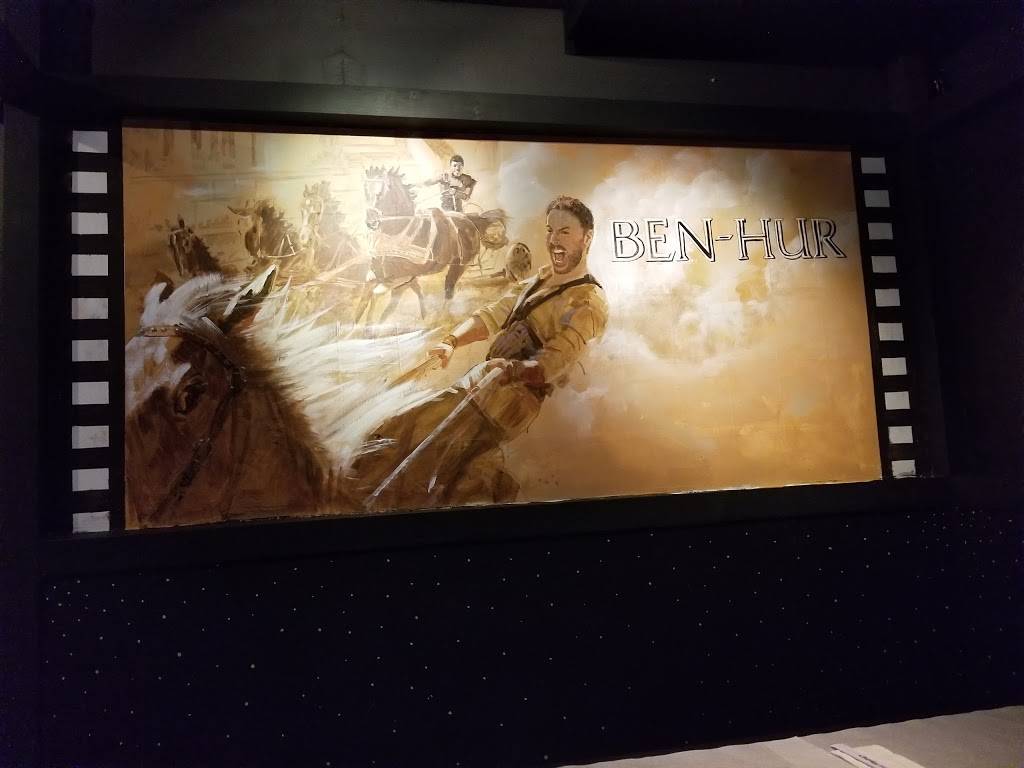 ChiMac Star | restaurant | 3054 W 8th St, Los Angeles, CA 90005, USA | 2133830003 OR +1 213-383-0003