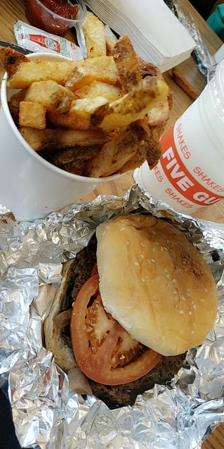Five Guys | meal takeaway | 68 Washington St, South Attleboro, MA 02703, USA | 5089156177 OR +1 508-915-6177