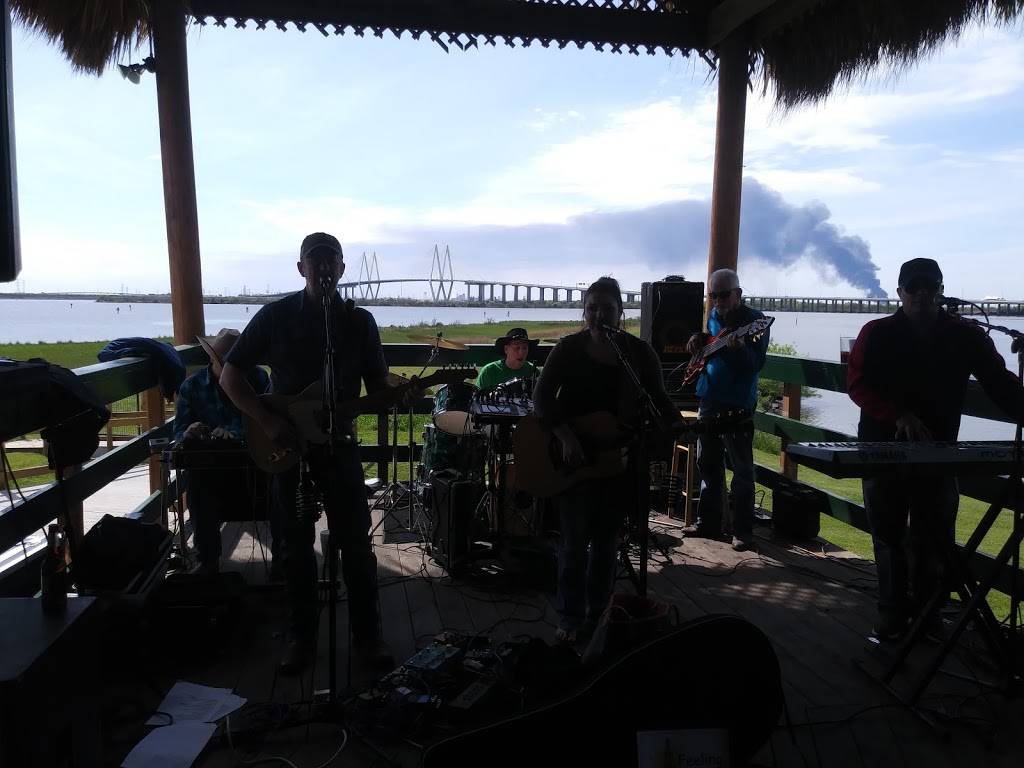 ONeals Sportsbar & Grill On the Water | restaurant | 2651 TX-146BUS, Baytown, TX 77520, USA | 2818376700 OR +1 281-837-6700