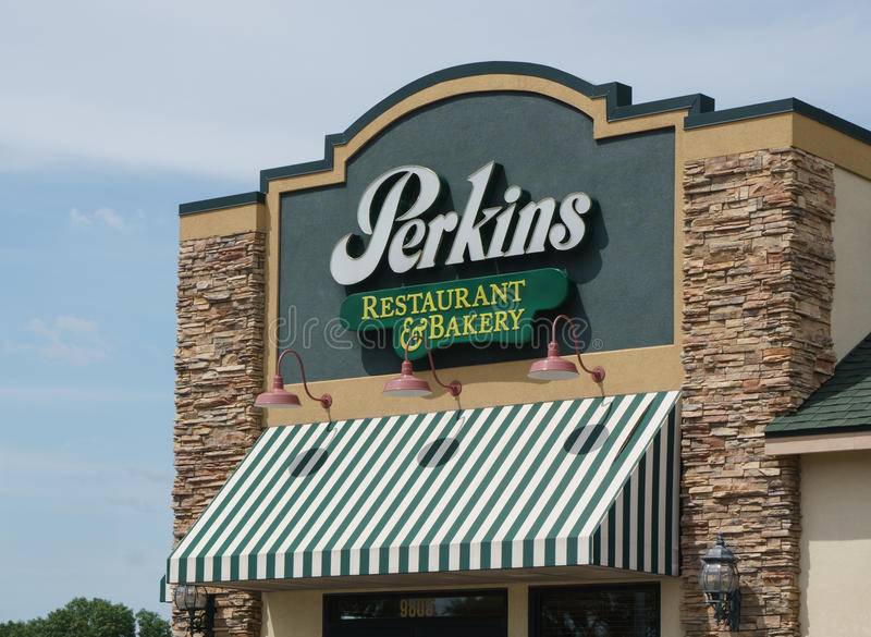 Perkins Restaurant & Bakery | restaurant | 250 Noble Creek Dr, Noblesville, IN 46060, USA | 3177762800 OR +1 317-776-2800