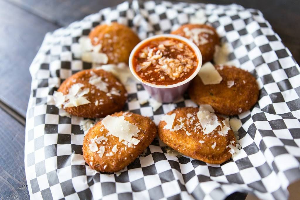 Brooklyn Pizzeria and Bar | restaurant | 2026 S Lamar Blvd, Austin, TX 78704, USA | 5123584663 OR +1 512-358-4663