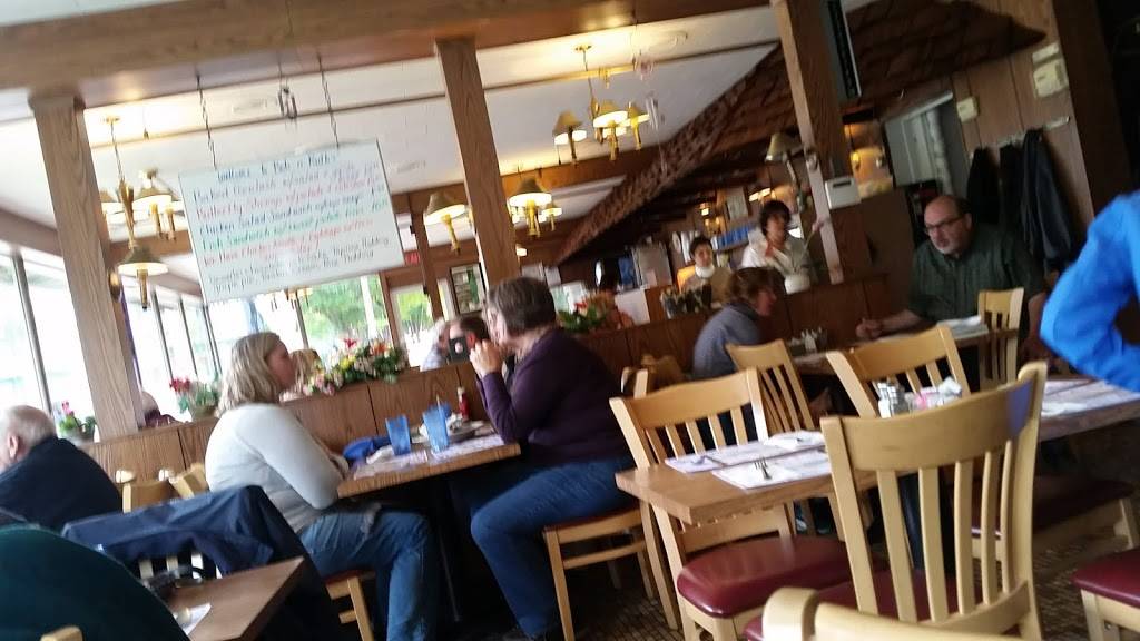 Bob & Ruths Vineyard Restaurant | restaurant | 204 N Main St, Naples, NY 14512, USA | 5853745122 OR +1 585-374-5122