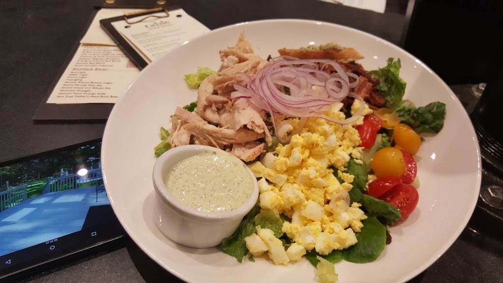 Market District Kitchen & Bar | restaurant | 2250 E Main St, Bexley, OH 43209, USA | 6145916638 OR +1 614-591-6638