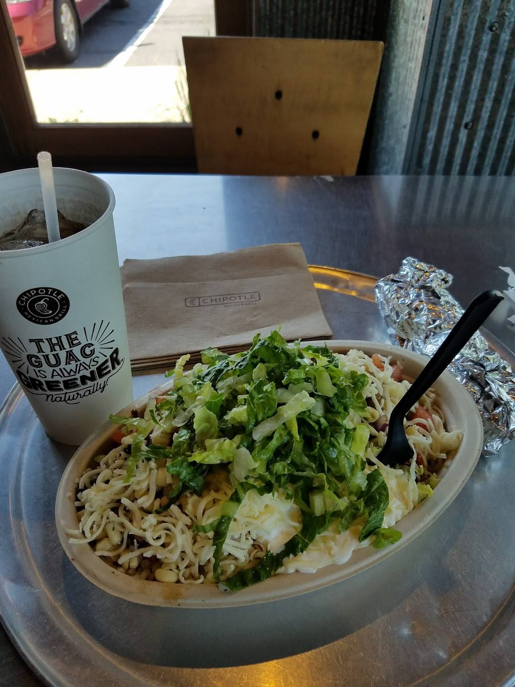 Chipotle Mexican Grill | restaurant | 213 Maple Ave E, Vienna, VA 22180, USA | 7032551100 OR +1 703-255-1100