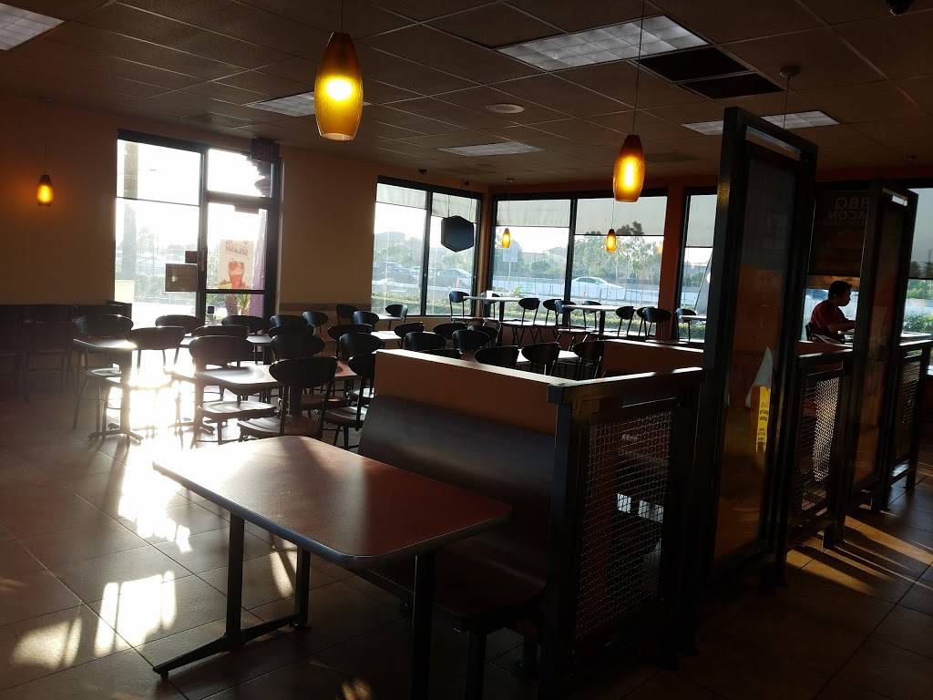 Jack in the Box | restaurant | 14611 Dalewood St, Baldwin Park, CA 91706, USA | 6268519875 OR +1 626-851-9875