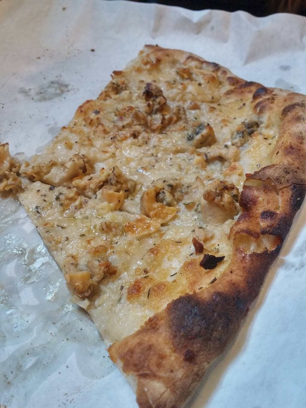 Frank Pepe Pizzeria Napoletana | restaurant | 199 Boylston St, Chestnut Hill, MA 02467, USA | 6179647373 OR +1 617-964-7373