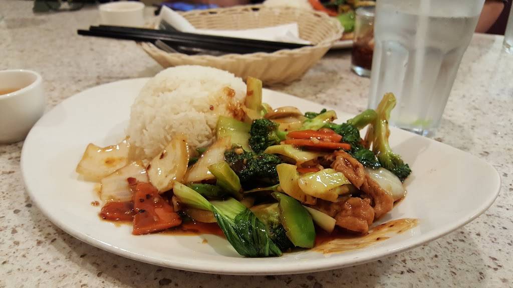 Saigon House Restaurant | restaurant | 2169 Wyandotte St W, Windsor, ON N9B 1K1, Canada | 5199778988 OR +1 519-977-8988