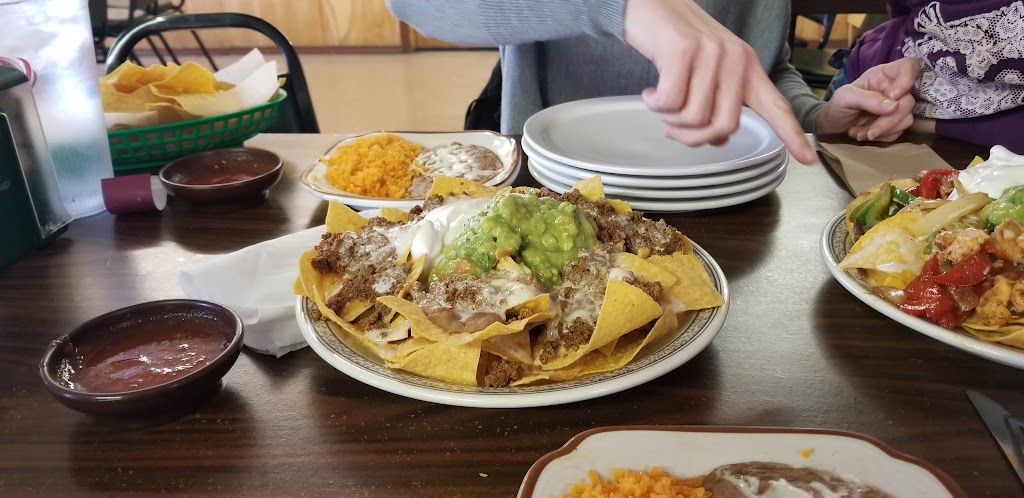 Tapias Mexican Restaurant | restaurant | 105 Larned St, Belpre, KS 67519, USA | 6209953320 OR +1 620-995-3320