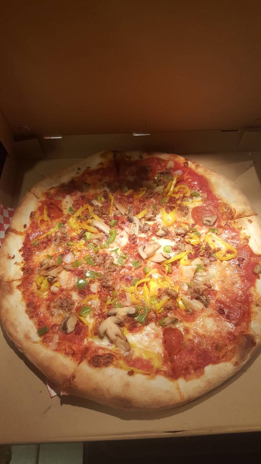 Lucas New York Style Pizza | restaurant | 3451 Darrow Rd, Stow, OH 44224, USA | 3306889595 OR +1 330-688-9595