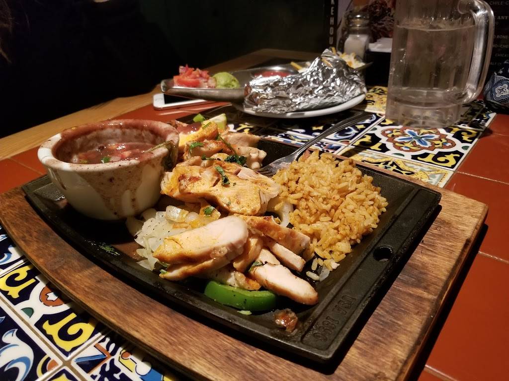 Chilis Grill & Bar | meal takeaway | 817 Old York Rd, Jenkintown, PA 19046, USA | 2158871747 OR +1 215-887-1747