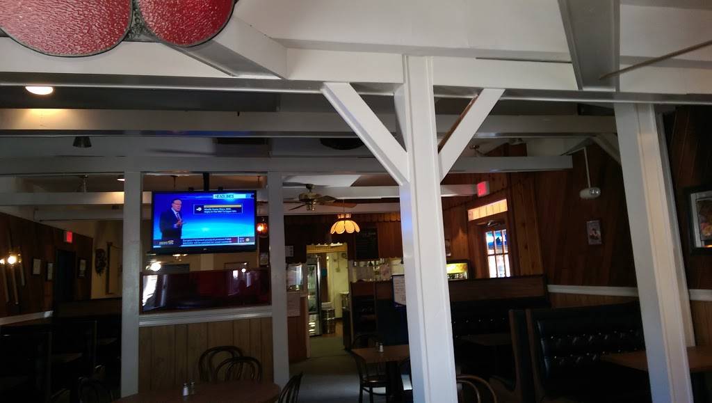 Vinnys Pizza Family Restaurant | restaurant | 30 Huntington Turnpike, Bridgeport, CT 06610, USA | 2033666616 OR +1 203-366-6616