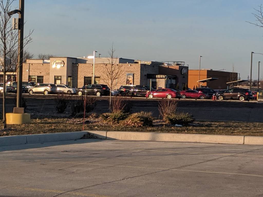 Raising Canes Chicken Fingers | meal takeaway | 5212 N Main St, Mishawaka, IN 46545, USA | 5742739170 OR +1 574-273-9170