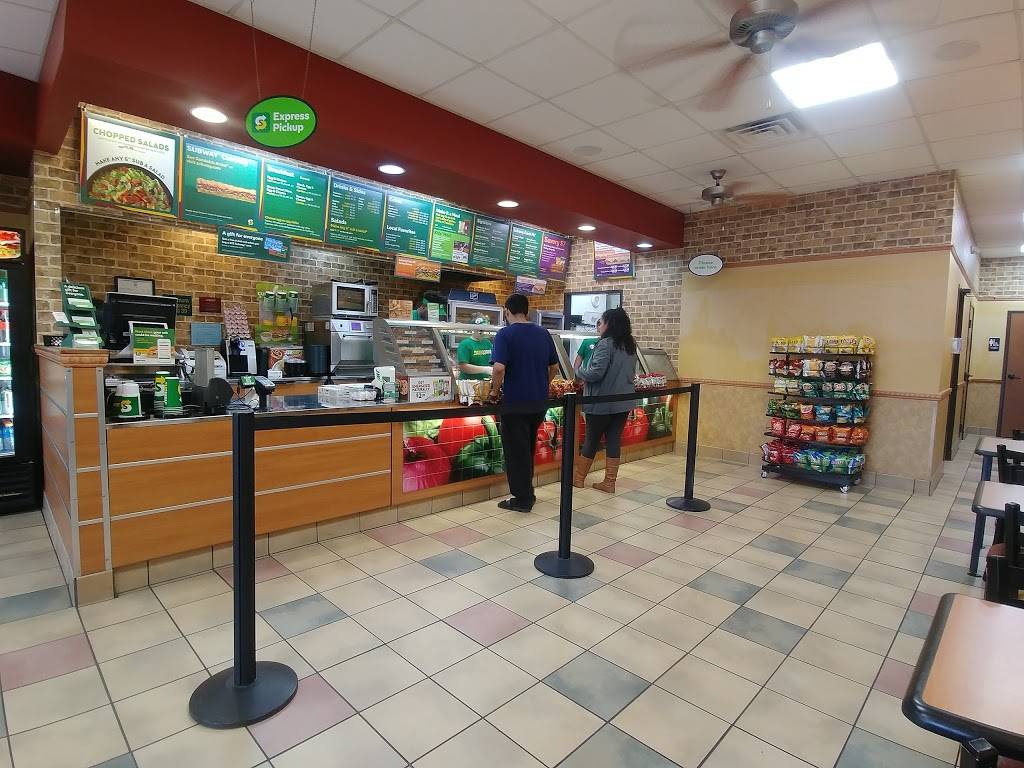 Subway | restaurant | 11260 N Central Expy, Dallas, TX 75243, USA | 2143611667 OR +1 214-361-1667