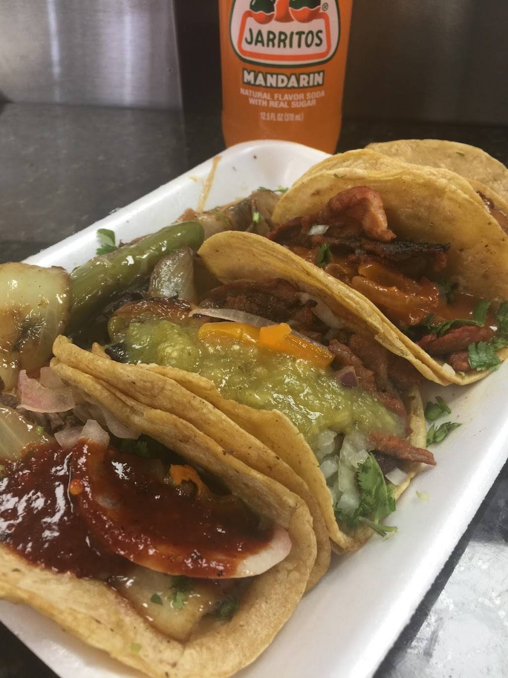 Taqueria Don Tomas | restaurant | 918 E Berry St, Fort Worth, TX 76110, USA | 2145867501 OR +1 214-586-7501