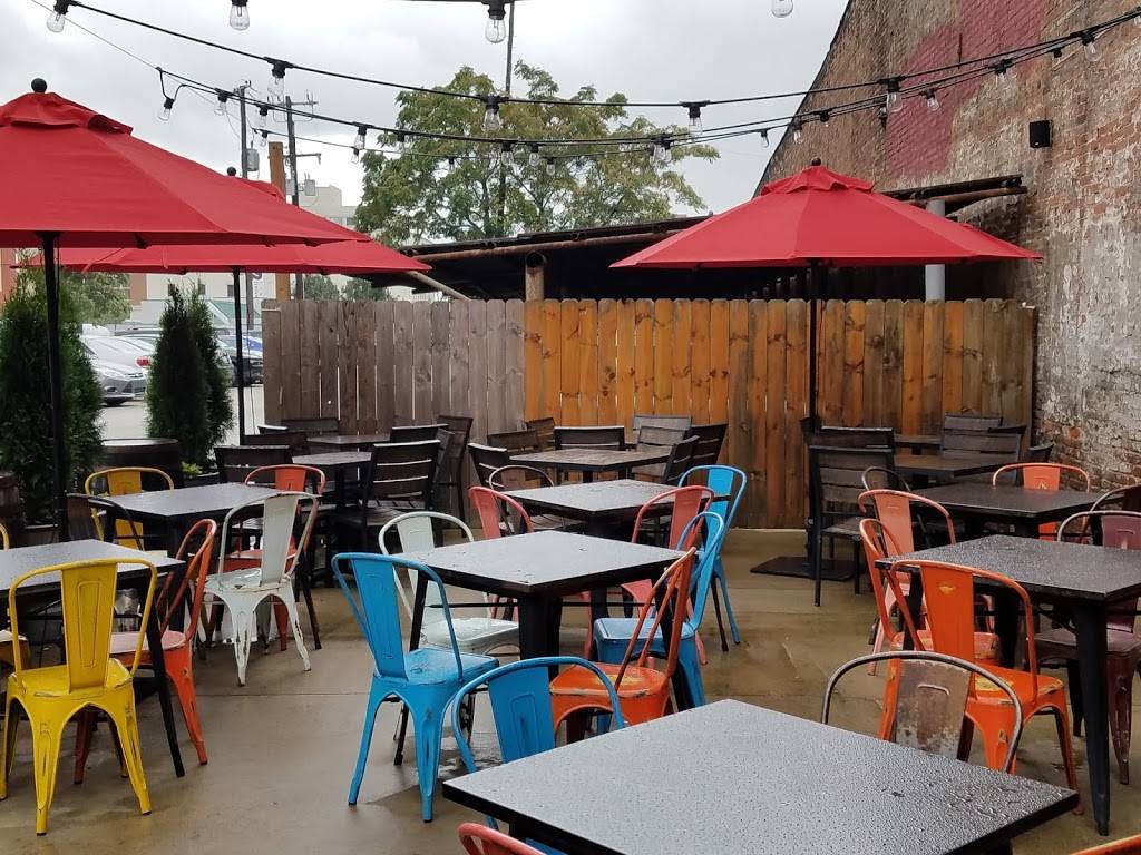 Merles Whiskey Kitchen | restaurant | 122 W Main St, Louisville, KY 40202, USA | 5022908888 OR +1 502-290-8888