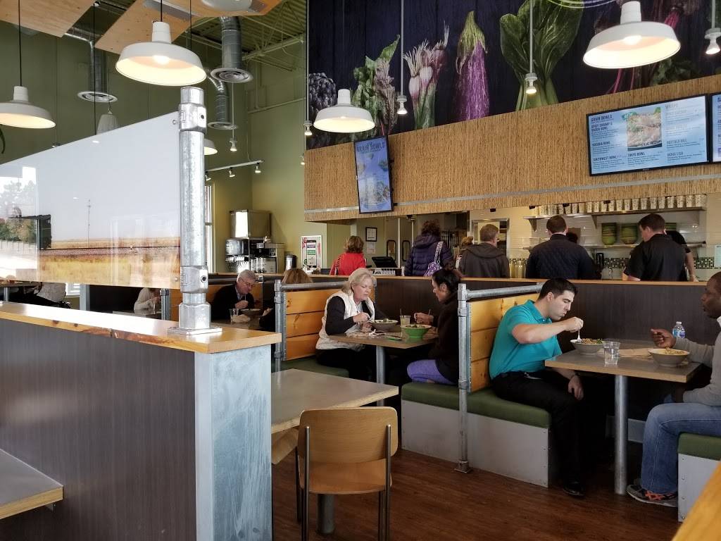 MAD Greens - Arapahoe & Quebec | restaurant | 7300 E Arapahoe Rd #100, Centennial, CO 80112, USA | 7205098640 OR +1 720-509-8640