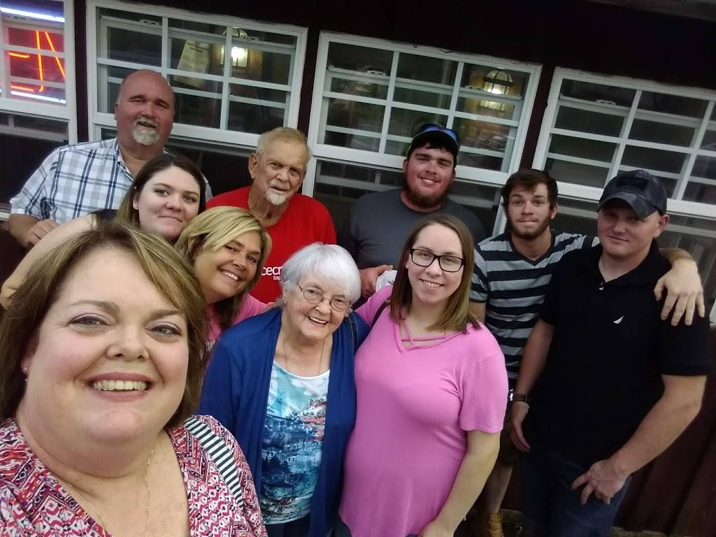 Station House | restaurant | 10443 TN-190, Palmersville, TN 38241, USA | 7318223423 OR +1 731-822-3423