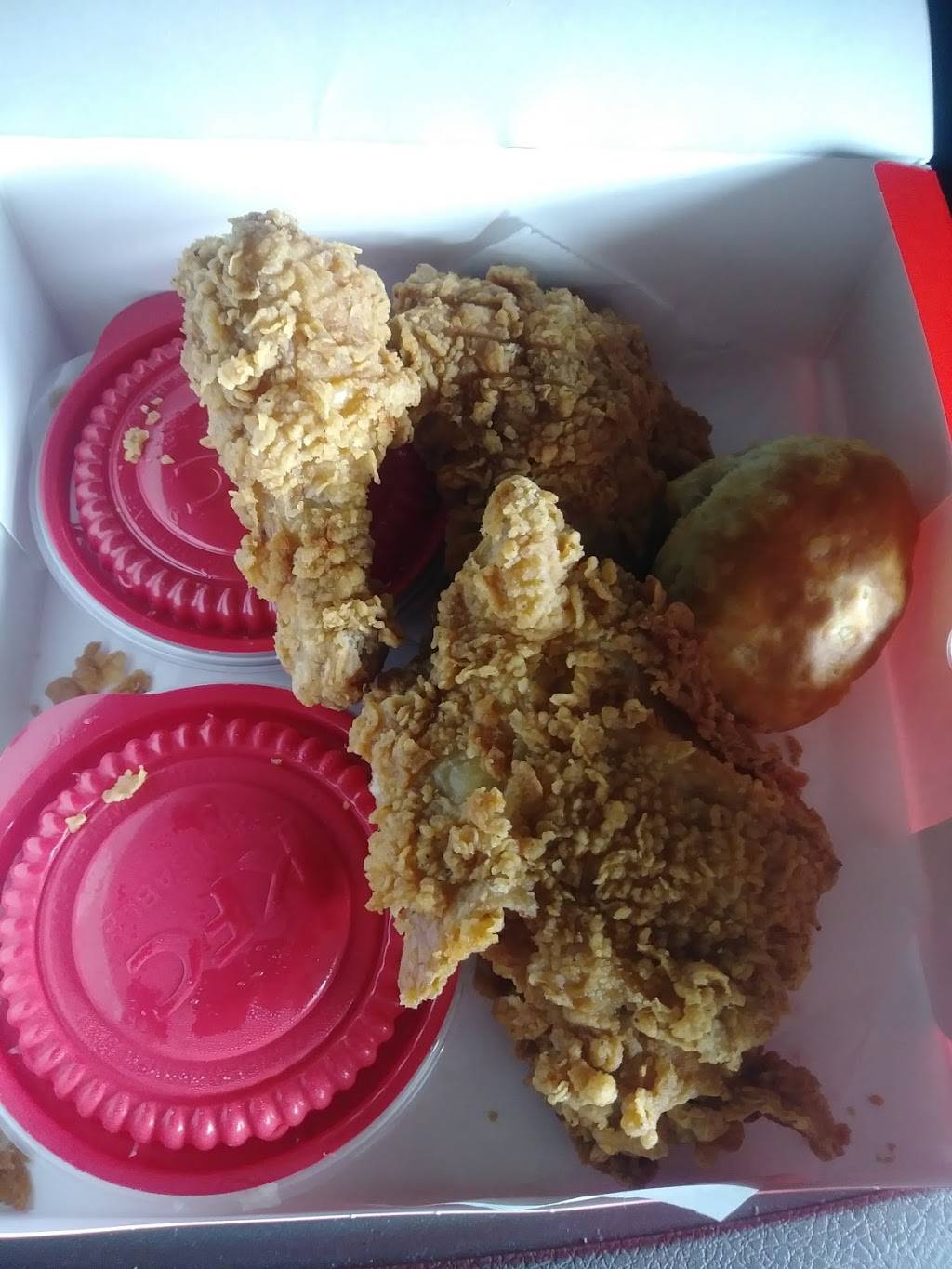 KFC | restaurant | 900 Martin Luther King Jr Dr, West Memphis, AR 72301, USA | 8707358156 OR +1 870-735-8156