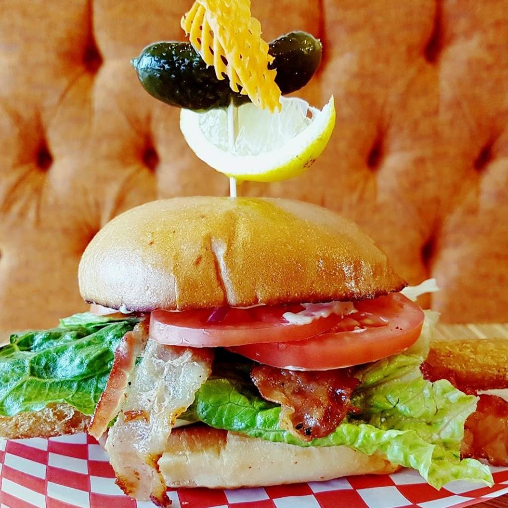 Dégustateur | restaurant | 2222 Rue King E, Sherbrooke, QC J1G 5G8, Canada | 8193464748 OR +1 819-346-4748