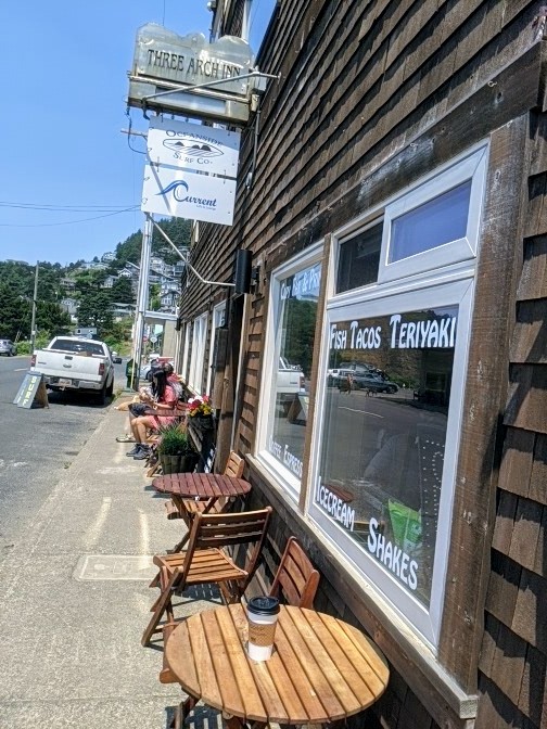 Current Cafe & Lounge | restaurant | 1505 Pacific Ave, Oceanside, OR 97134, USA | 5033545481 OR +1 503-354-5481