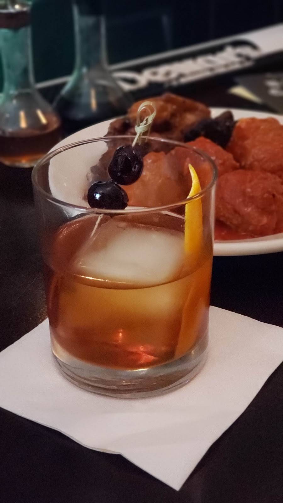 The Bay Club | restaurant | 1930 Bay Rd, Miami Beach, FL 33139, USA | 3056954441 OR +1 305-695-4441