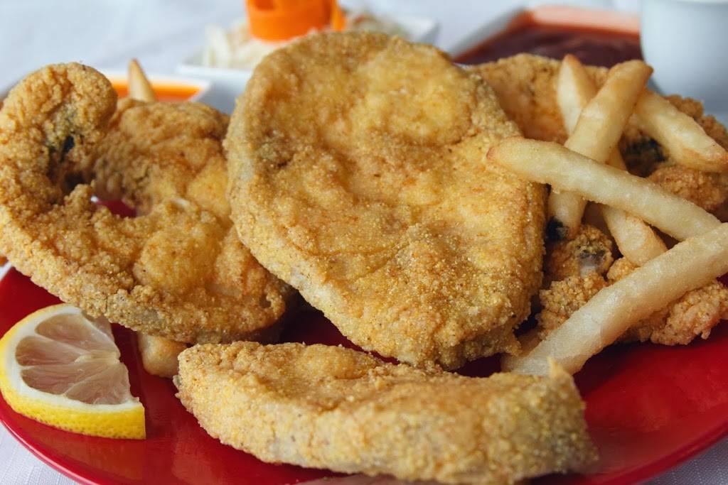 JJ Fish and Chicken ???????????? | meal takeaway | 5401 S Wentworth Ave #4W, Chicago, IL 60609, USA | 7732681600 OR +1 773-268-1600