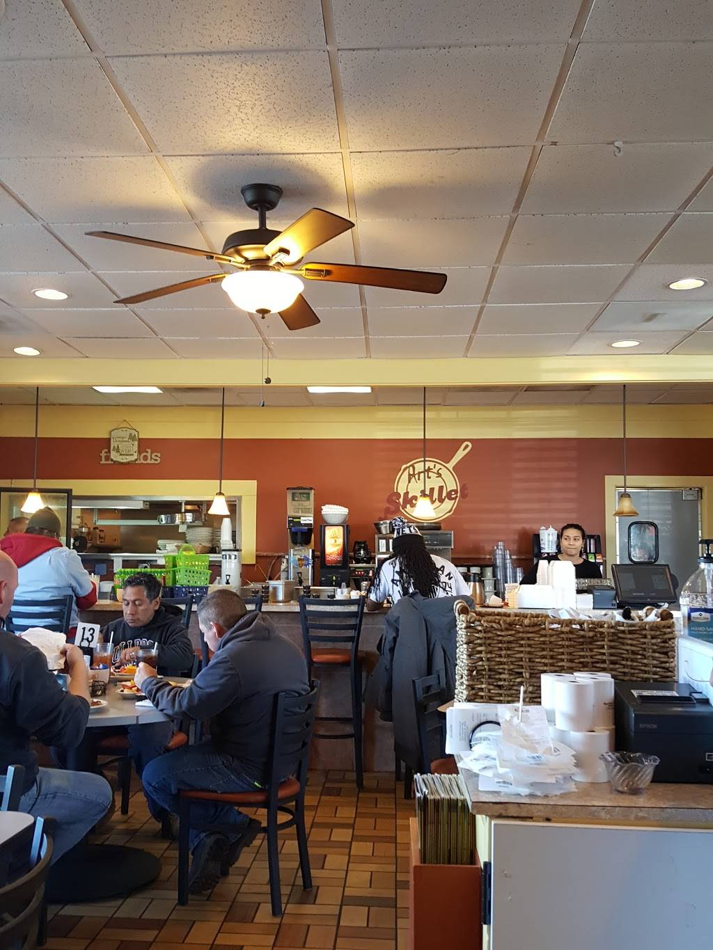 Arts Skillet | restaurant | 8255 Pendleton Pike, Indianapolis, IN 46226, USA | 3176722367 OR +1 317-672-2367