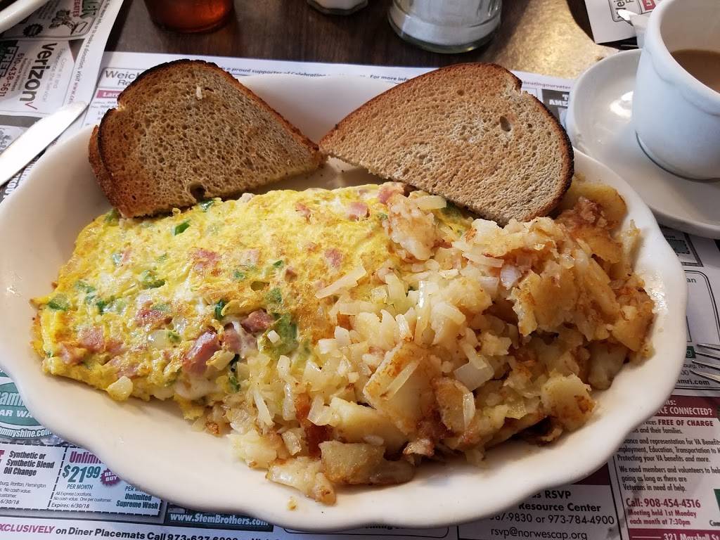 Alpha Family Restaurant | restaurant | 1554 3rd Ave, Alpha, NJ 08865, USA | 9084548871 OR +1 908-454-8871