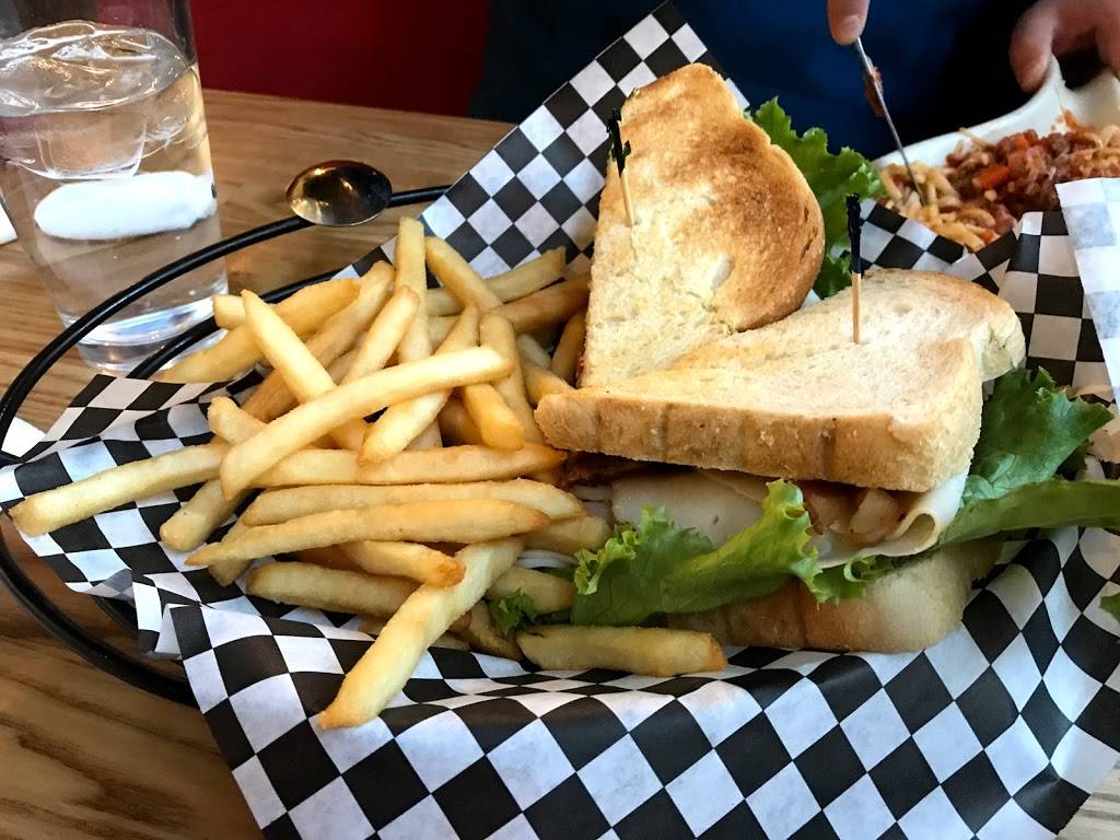 Old Country Inn | restaurant | 41126 Big Bear Blvd, Big Bear Lake, CA 92315, USA | 9098665600 OR +1 909-866-5600