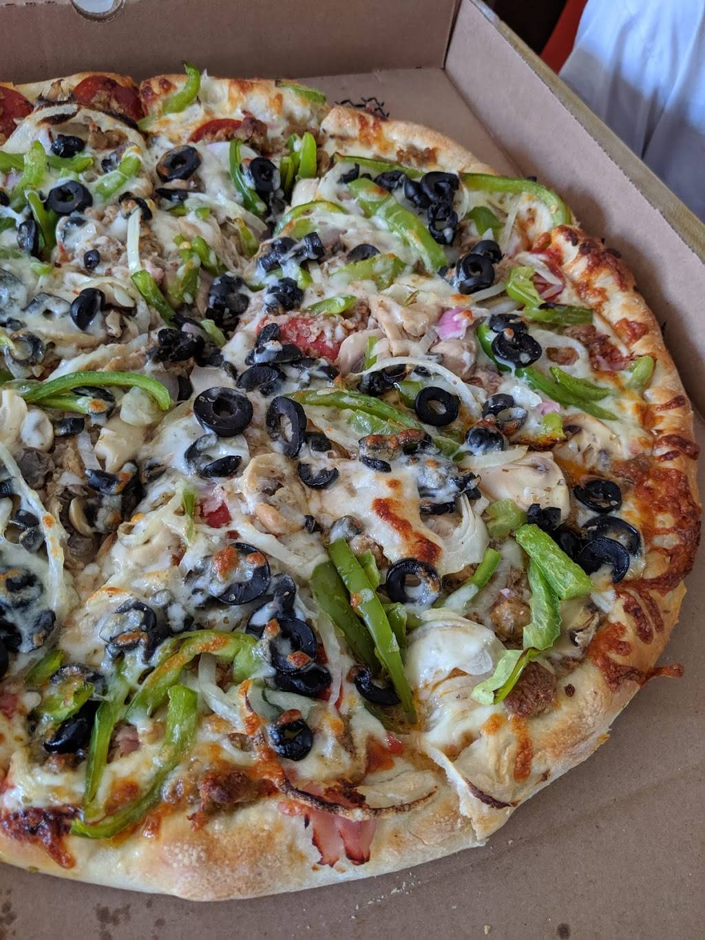 Famous Village Pizza | restaurant | 116 Main St, Pembroke, NH 03275, USA | 6034858940 OR +1 603-485-8940